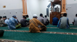 Rasulullah SAW mengajarkan amalan sederhana yang memiliki pahala setara haji dan umrah. Simak keutamaan sholat Subuh berjamaah, zikir pagi, dan sholat sunnah Subuh.( Poto : istimewa ).