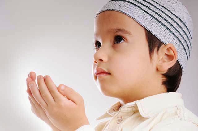 Hadis tentang pendidikan anak usia dini menjelaskan pentingnya peran orang tua dalam membentuk akhlak, disiplin, dan kebiasaan ibadah anak sejak kecil menurut ajaran Islam.( Poto : istimewa ).