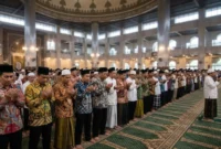 Qunut subuh menjadi salah satu persoalan fiqih yang diperselisihkan ulama empat mazhab. Perbedaan itu juga memengaruhi hukum sujud sahwi ketika seseorang meninggalkan qunut dalam shalat subuh.( Poto : Arina.id ).