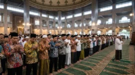 Qunut subuh menjadi salah satu persoalan fiqih yang diperselisihkan ulama empat mazhab. Perbedaan itu juga memengaruhi hukum sujud sahwi ketika seseorang meninggalkan qunut dalam shalat subuh.( Poto : Arina.id ).