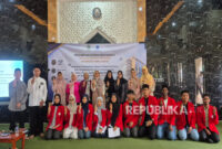 Santri mengikuti pelatihan kemandirian ekonomi pesantren santri di Pondok Pesantren Madinah Al Hijrah( Poto : REPUBLIKA )