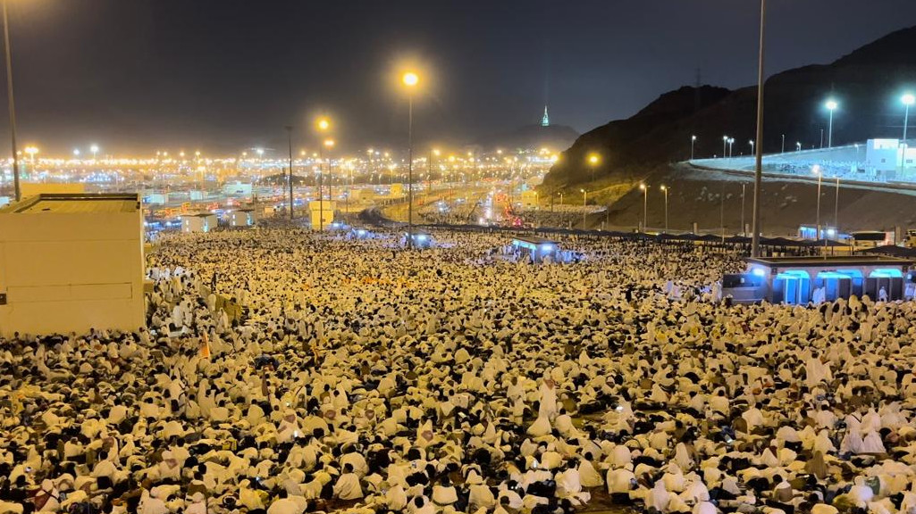 Jamaah Hjai sedang melaksanakan mabid di Muzdalifah ( poto : istimewa )