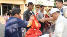 Tata cara Pembagian daging Qurban menurut islam syara' ( Poto : Aqiqah Berkah ).