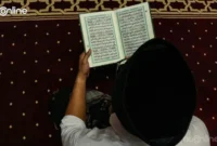Ilustrasi politisasi Al-Qur’an dalam politik, sejarahnya, pandangan ulama, dan dampaknya terhadap praktik kekuasaan umat Islam.( Poto : nu online ).