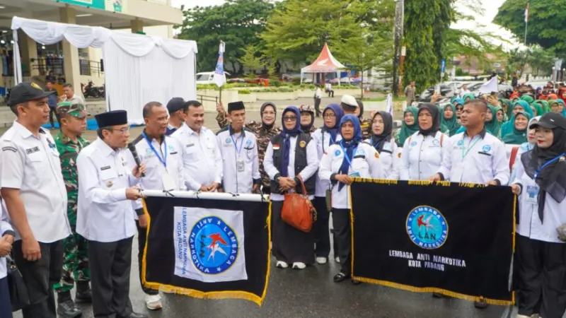 peringatan Hari Anti Narkotika Internasional (HANI) 2026 yang berlangsung di Halaman Fase VII Pasar Raya Padang.( poto : padangkita.com )