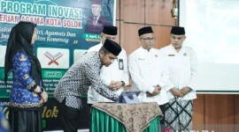 Wali Kota Solok Ramadhani Kirana Putra saat menghadiri peluncuran lima inovasi penguatan karakter religius yang digagas Kemenag Kota Solok, Sumatera Barat. ( poto : ANTARA )