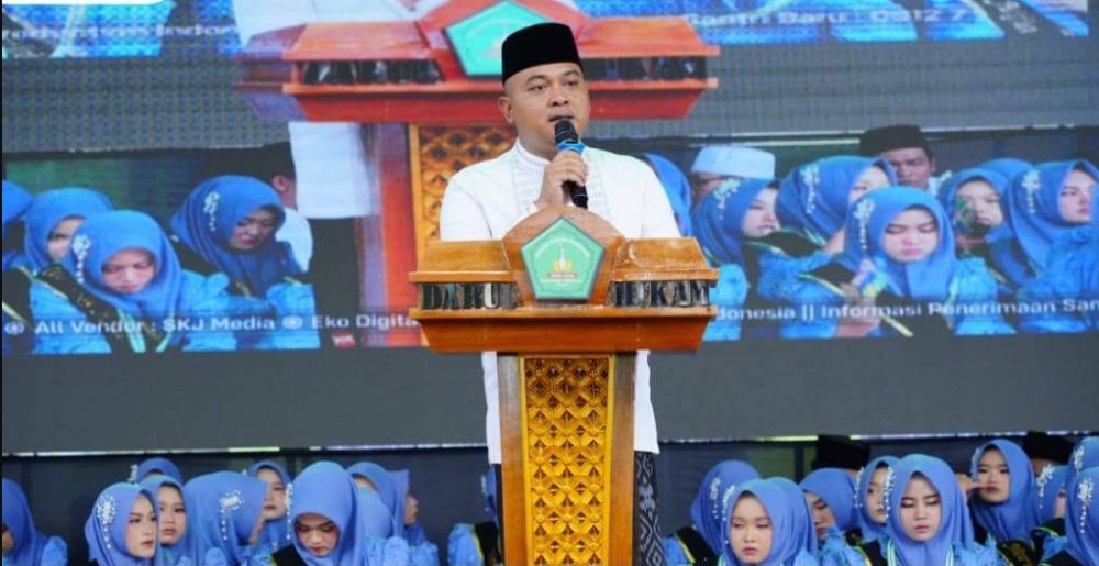 Bupati Tebo Agus Rubiyanto menghadiri Pengajian Akbar Akhirussanah ke-37 di Pondok Pesantren Darul Hikam pada Sabtu (6/6/2026).( poto : jambiprima.com )