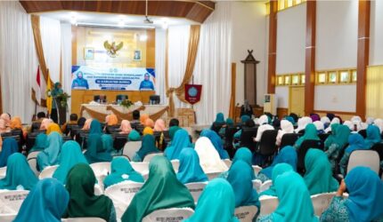 Pemkab Bungo menggelar Jambi Bersholawat dan evaluasi PKK untuk memperkuat nilai agama, sinergi pemerintah, dan pemberdayaan keluarga.