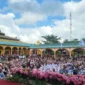 UAS saat memberikan tausyiah di depan ribuan jama'ah di Tanjab Barat ( poto : metrojambi.com )