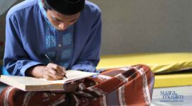 Seorang Santri Sedang menuntut ilmu ( Poto : istimewa )