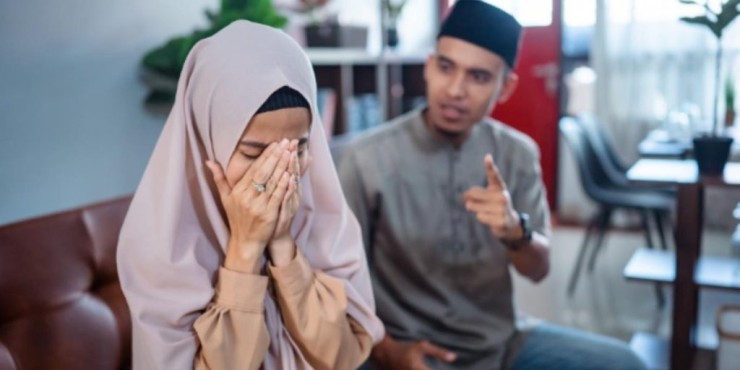 Ilustrasi Seorang Suami yang sedang menzihar isterinya.(poto :istimewa )