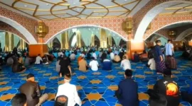 hukum bersyair didalam Masjid ( poto : masjid raya Al-jabar )