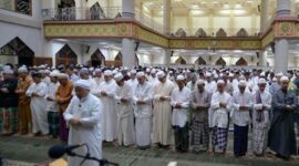 Shalat Rasulullah ﷺ mengajarkan kekhusyukan sejati.( poto : kalam-SINDOnews.com )