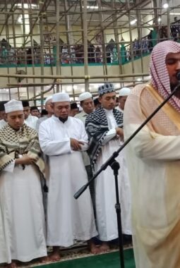 Lafal “Sawwu Shufufakum” yang Benar dalam Shalat Jamaah