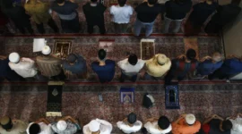 Ilustrasi Hukum Memberi Amplop Setelah Shalat Jenazah.(poto: nuonline).