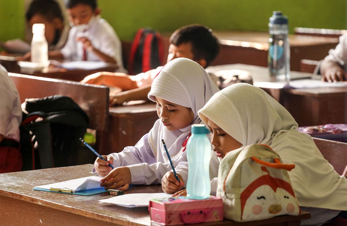 Menuntut ilmu harus seiring dengan mengamalkannya agar hidup berkah.(poto: detikcom).
