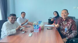 Branch Manager BTN Jambi, Indrasakti Agung N, bersama Wakil Rektor II UIN STS Jambi, Dr. Pahmi SY, M.Si.(poto: jambiprima.com)