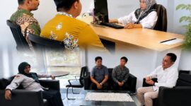 Tim Humas Universitas Islam Tebo saat melaksanakan studi tiru dan berdiskusi dengan Bidang Humas UIN STS Jambi, Senin (20/7/2026).(poto: jambiprima.com).