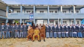 Peserta didik baru SMA IT Ad Dhuha Bungo mengikuti kegiatan MPLS hari pertama dengan penuh semangat.(poto: jambiprima.com).