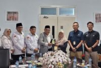 Rektor UIN STS Jambi bersama jajaran PT Taspen Cabang Jambi, Mandiri Taspen, dan Taspen Life usai pertemuan membahas penguatan sinergi dan layanan bagi ASN.(poto: jambiprima.com).