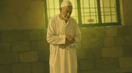 Ulama berbeda pendapat mengenai hukum mengulang surat sama dua rakaat salat.(poto: lirboyo.net).