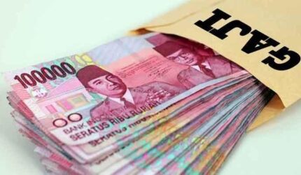 Khalifah Umar bin Khattab merancang sistem gaji pejabat dan audit kekayaan secara transparan demi mencegah praktik korupsi pemerintahan.