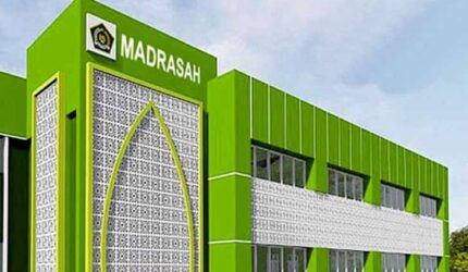 Praktik pencucian uang kerap menyasar lembaga keagamaan. Simak pandangan hukum Islam dan UU TPPU terkait dana haram untuk pesantren.