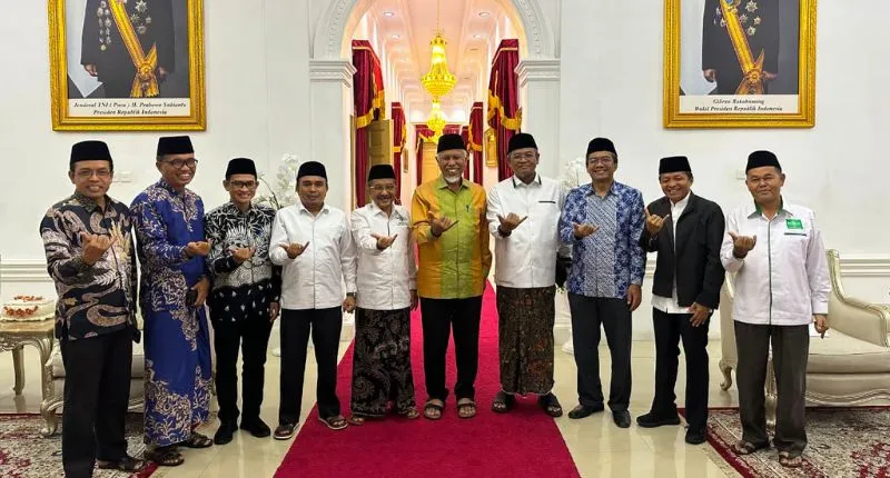 Gubernur Sumbar Mahyeldi Ansharullah bersama Tim Survei lokasi Muktamar ke-35 NU.( poto : padangkita.com )