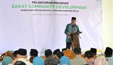 Gubernur Sumatera Barat (Sumbar), Mahyeldi Ansharullah meluncurkan Program Zakat Community Development (ZCD) Kampung Zakat.( poto: padangkita.com).