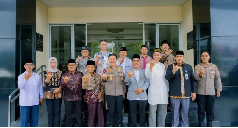 Pimpinan Polda Sumbar dan jajaran DPP MUI serta MUI Sumbar.(poto: padangkita.com).