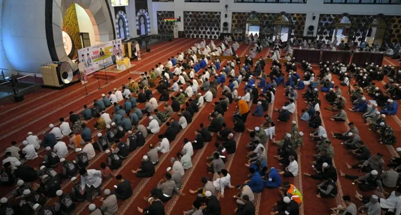 Gubernur Sumatera Barat (Sumbar), Mahyeldi Ansharullah mengajak seluruh elemen masyarakat menjadikan momentum Tahun Baru Islam 1 Muharam 1448 Hijriah sebagai ajang refleksi diri.( poto : padangkita.com )
