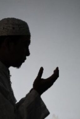Mengapa Hati Menjadi Keras? Ini Penjelasan Ibnu Qayyim
