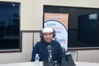 Ahmad Fauzan Arifin, Lc., M.H., dari Ikatan Dai Indonesia (IKADI) Kalimantan Selatan, saat menjadi narasumber Program Ngobras di RRI Pro 1 Banjarmasin, Kamis malam, 16 Juli 2026.(poto: RRI).