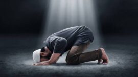 Pahami makna sujud dalam shalat sebagai posisi terdekat hamba dengan Allah.(poto: istimewa).