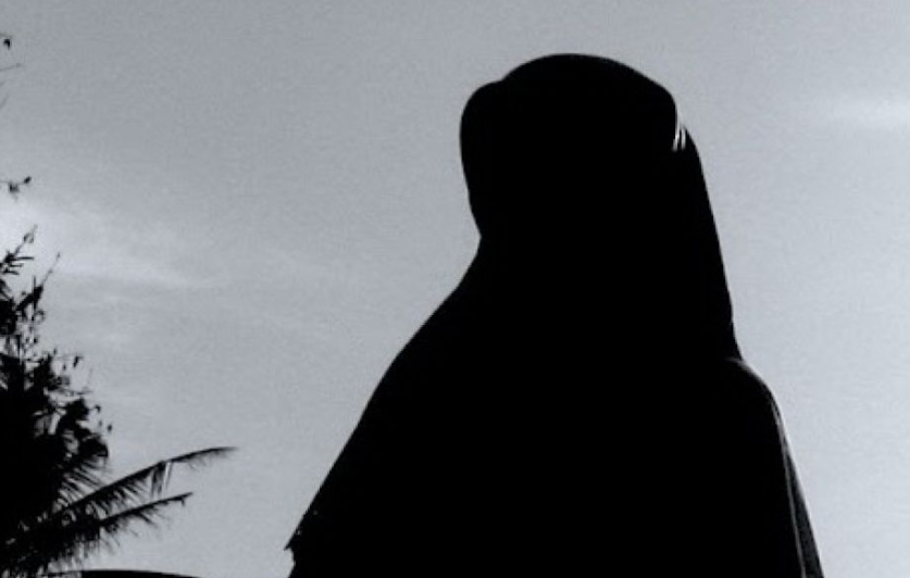 Kisah keberanian Fatimah binti Hubaisy membuktikan bahwa Islam memberikan ruang luas bagi perempuan untuk belajar dan bertanya langsung mengenai hukum agama.(ilustrasi poto: tebuirengonline)