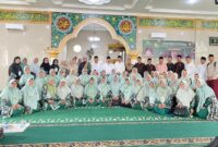 utan Adil Hendra dalam acara silaturahmi dengan salah satu grup pengajian di kota Jambi.(poto: jambiprima.com).
