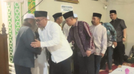 Wali Kota Sungai Penuh Alfin SH menghadiri acara Maulid Nabi Kota Sungai Penuh 1448 Hijriah di Masjid Baitul Naim, Desa Kumun Mudik, Sabtu (29/8).(poto: istimewa).