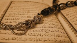 Susunan surat di dalam mushaf Utsmani diawali oleh Surat Al-Fatihah dan ditutup dengan Surat An-Nas.(poto: istimewa).