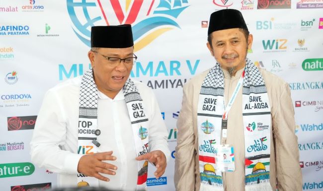 Menteri Lingkungan Hidup/Kepala Badan Pengendalian Lingkungan Hidup (KLH/BPLH), Moh Jumhur Hidayat, merangkul Wahdah Islamiyah untuk memperkuat gerakan Tobat Ekologis masyarakat.(poto: suaraislam.id).