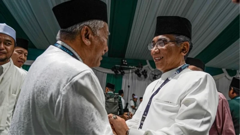 Para peserta Muktamar Ke-35 NU secara aklamasi menerima LPJ PBNU masa khidmah 2021-2026 dalam sidang pleno di Jombang, Jawa Timur, Jumat (28/8/2026).(poto: nuonline).