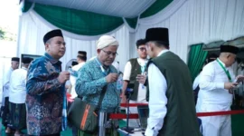 Ribuan peserta dan panitia Muktamar Ke-35 NU di Jombang wajib scan barcode kartu identitas demi menjaga ketertiban Sidang Pleno I secara ketat.(poto: nuonline).