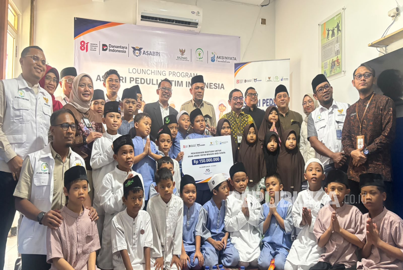 PT ASABRI (Persero) menggandeng Aksi Nyata Foundation untuk meresmikan Program ASABRI Peduli Yatim Indonesia pada Kamis (6/8/2026).(poto: republika)