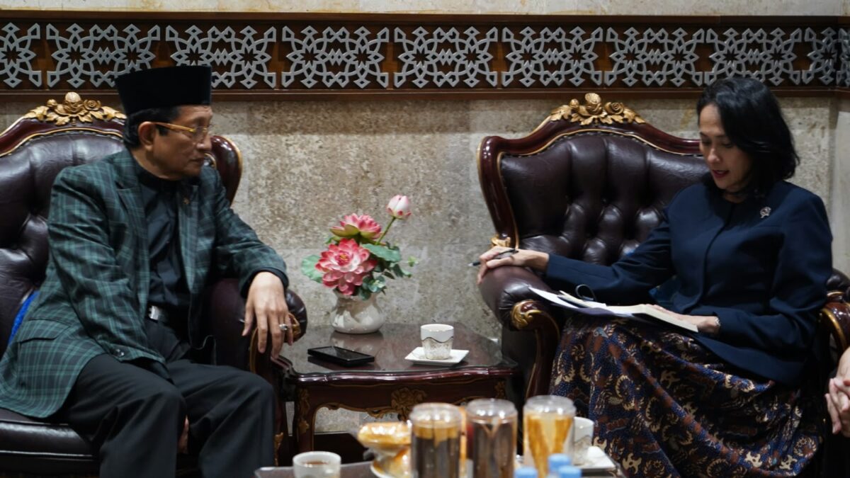 Menag menyampaikan arahan tersebut saat menerima audiensi Wakil Menteri Pelindungan Pekerja Migran Indonesia (BP2MI) Christina Aryani.(poto: kemenag).