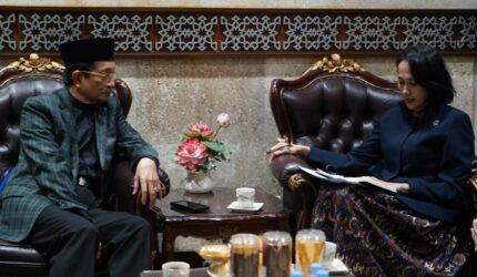 Menag Nasaruddin Umar mendorong perayaan Natal Nasional 2026 berlangsung sederhana, berfokus kepedulian sosial dan menjangkau daerah.