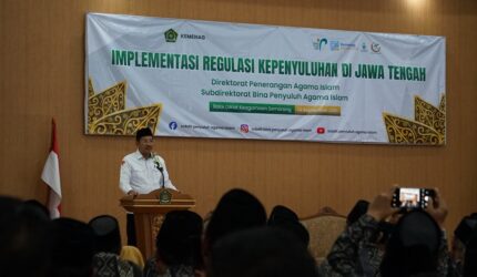 Dirjen Bimas Islam Kemenag Abu Rokhmad tegaskan tiga peran strategis penyuluh agama Islam di era media sosial saat acara di Semarang.