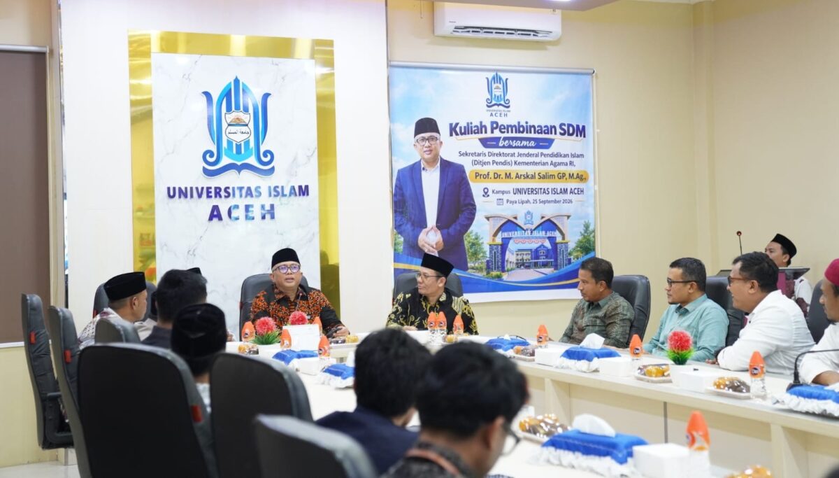 Sekretaris Direktorat Jenderal Pendidikan Islam Kemenag, Arskal Salim, meninjau langsung perkembangan perbaikan fasilitas kampus tersebut pada Jumat (25/9/2026).(poto: kemenag.go.id).