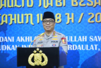 Wakil Kepala Kepolisian Negara Republik Indonesia Komjen Pol. Prof. Dr. Dedi Prasetyo memimpin doa bersama maulid nabi di Masjid Al-Ikhlas, Mabes Polri, Jakarta, Selasa (8/9/2026).(poto: republika).