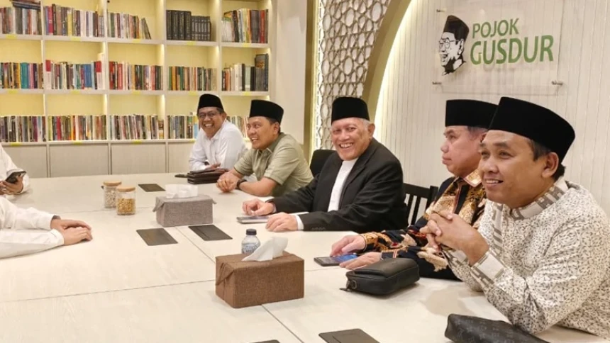 Ketua Umum Pengurus Besar Nahdlatul Ulama terpilih KH Abdul Hakim Mahfudz mengawali aktivitas perdananya di Gedung PBNU, Jalan Kramat Raya 164, Jakarta Pusat, Jumat (4/9/2026).(poto: nuonline).