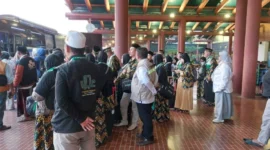 Jamaah umrah membatalkan penerbangan lantaran penutupan sementara Bandara Internasional Soekarno-Hatta (Soetta) akibat sebaran abu vulkanik letusan Gunung Anak Krakatau.(poto: nuonline).