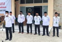 Kepala Kantor Kemenag Kabupaten Kerinci, H. Pahrizal, S.Ag., M.M., memimpin apel kerja di halaman kantor pada Senin (21/9/2026).(poto: kanwilkemenag).